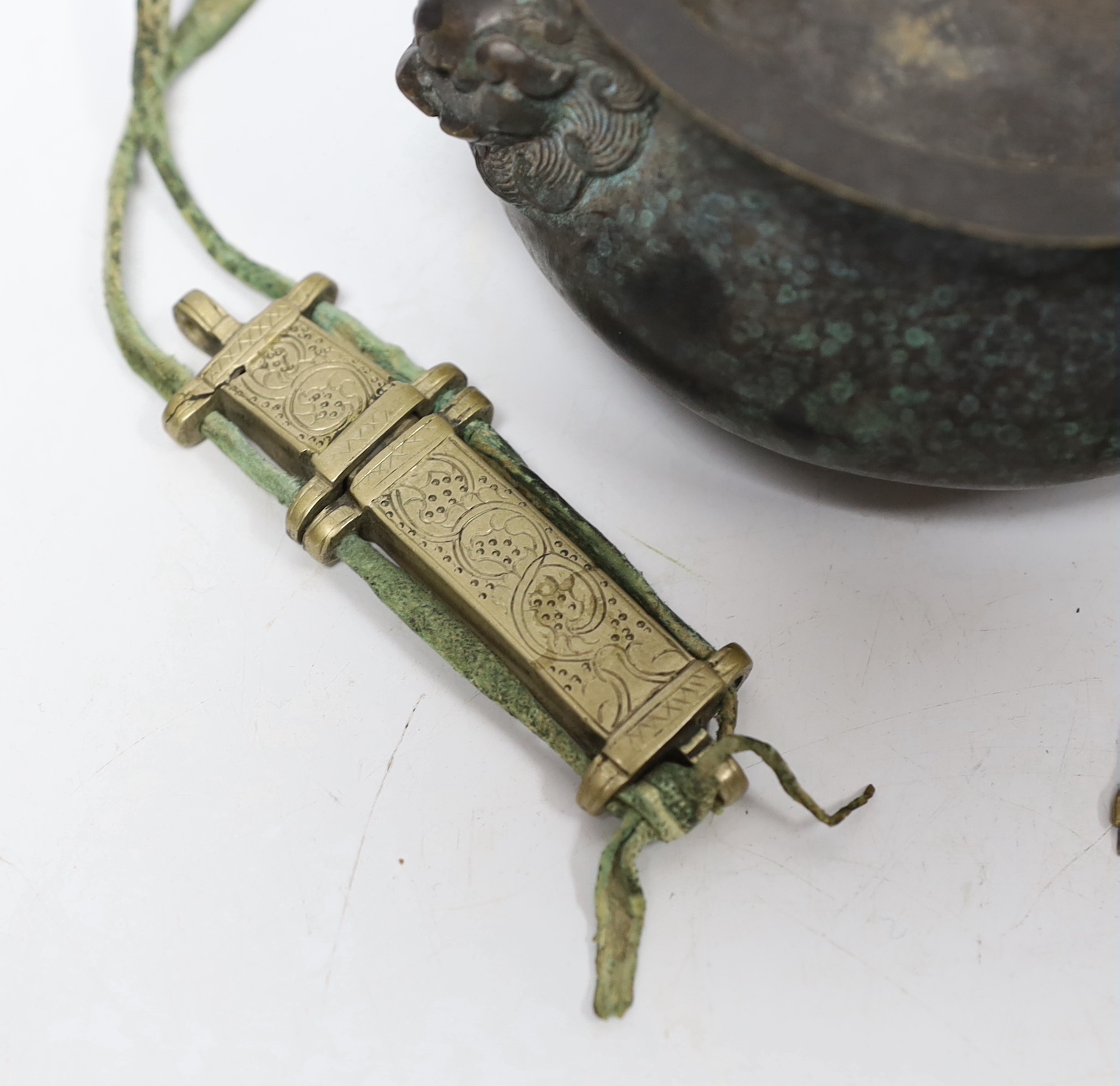 Chinese bronze censer, a Tibetan metal case, Japanese bronze lizard dish and a figure of a bird, diameter 11cm